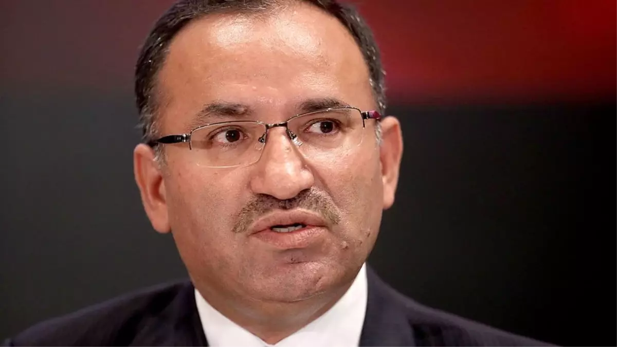 Hükümet Sözcüsü Bekir Bozdağ: Almanya\'ya İletilen Talepte Büyük Bir İletişim Hatası Oldu