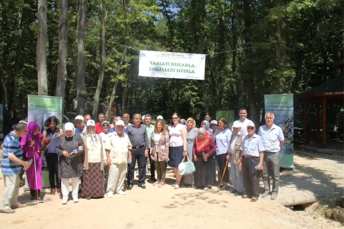 Huzurevi Sakinleri Doğal Yaşam Parkı\'nı Gezdi