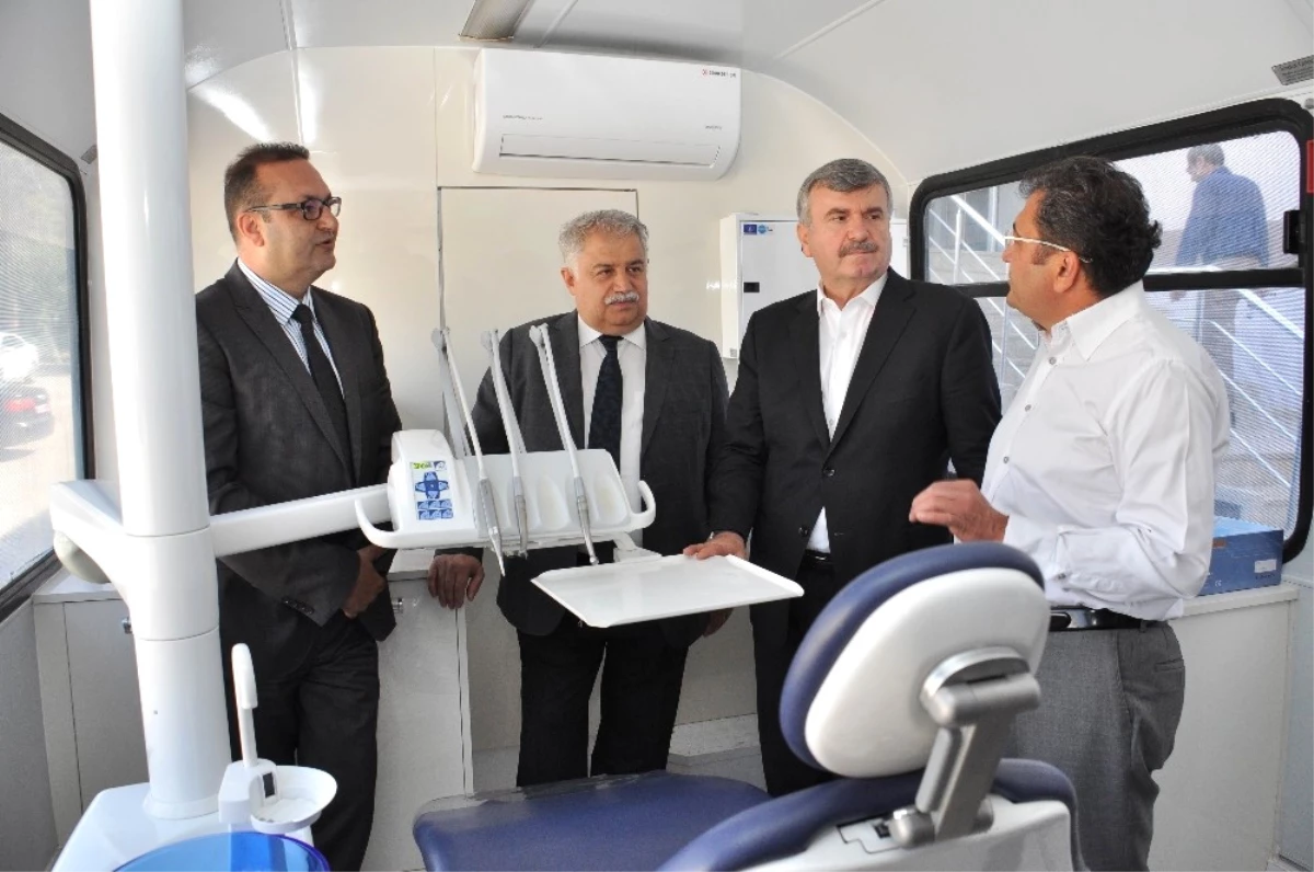 Konya\'da Gezici Ağız ve Diş Sağlığı Kliniği Hizmete Başladı