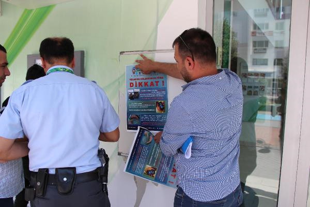 Polisten Telefon Dolandırıcılarına Karşı Broşürlü Uyarı