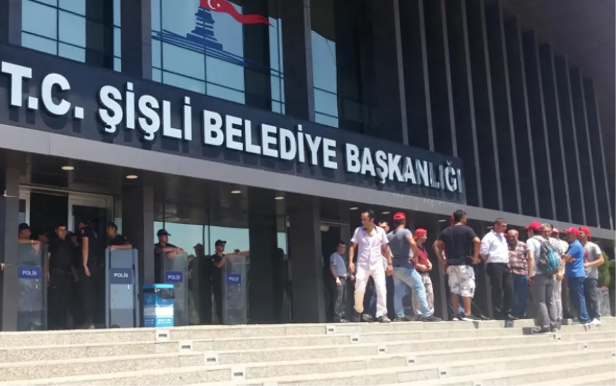 Şişli Belediyesi Önünde Eylem