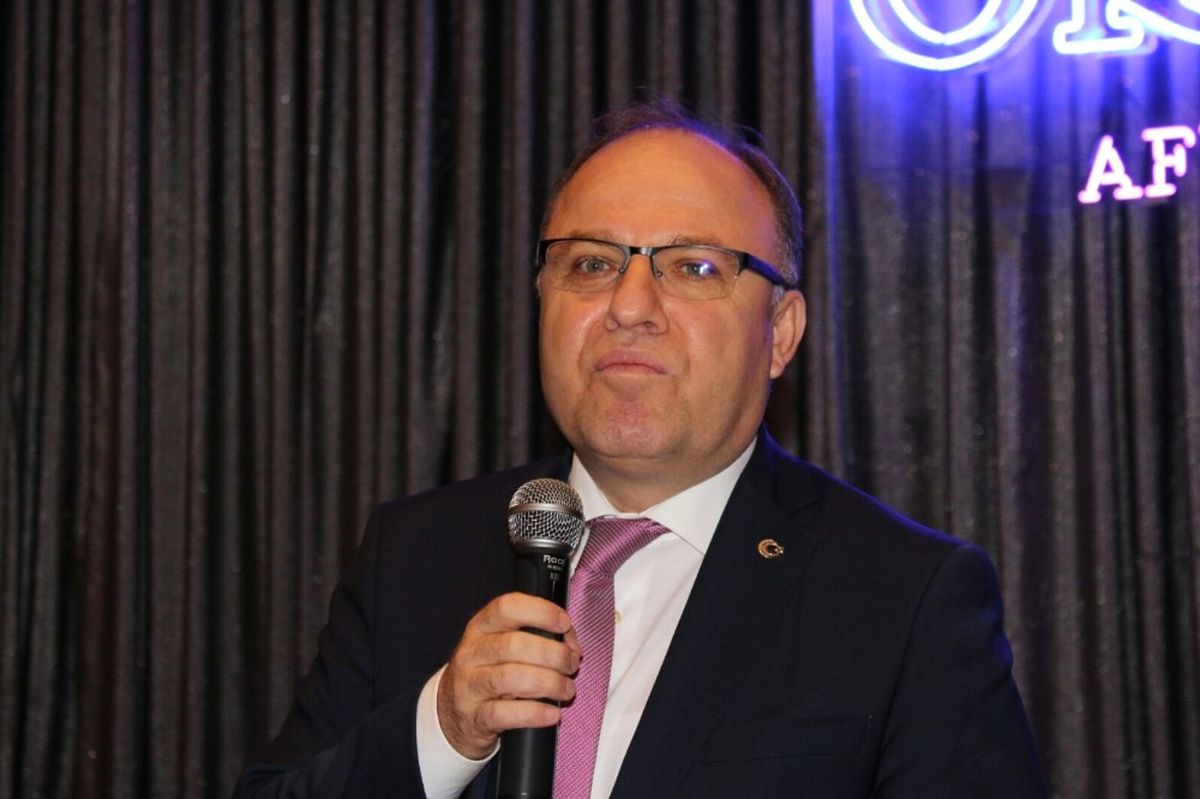 Vali Tutulmaz\'dan Basın Bayramı\'nda Gazetecilere "Biraz Cilalayalım" Tepkisi