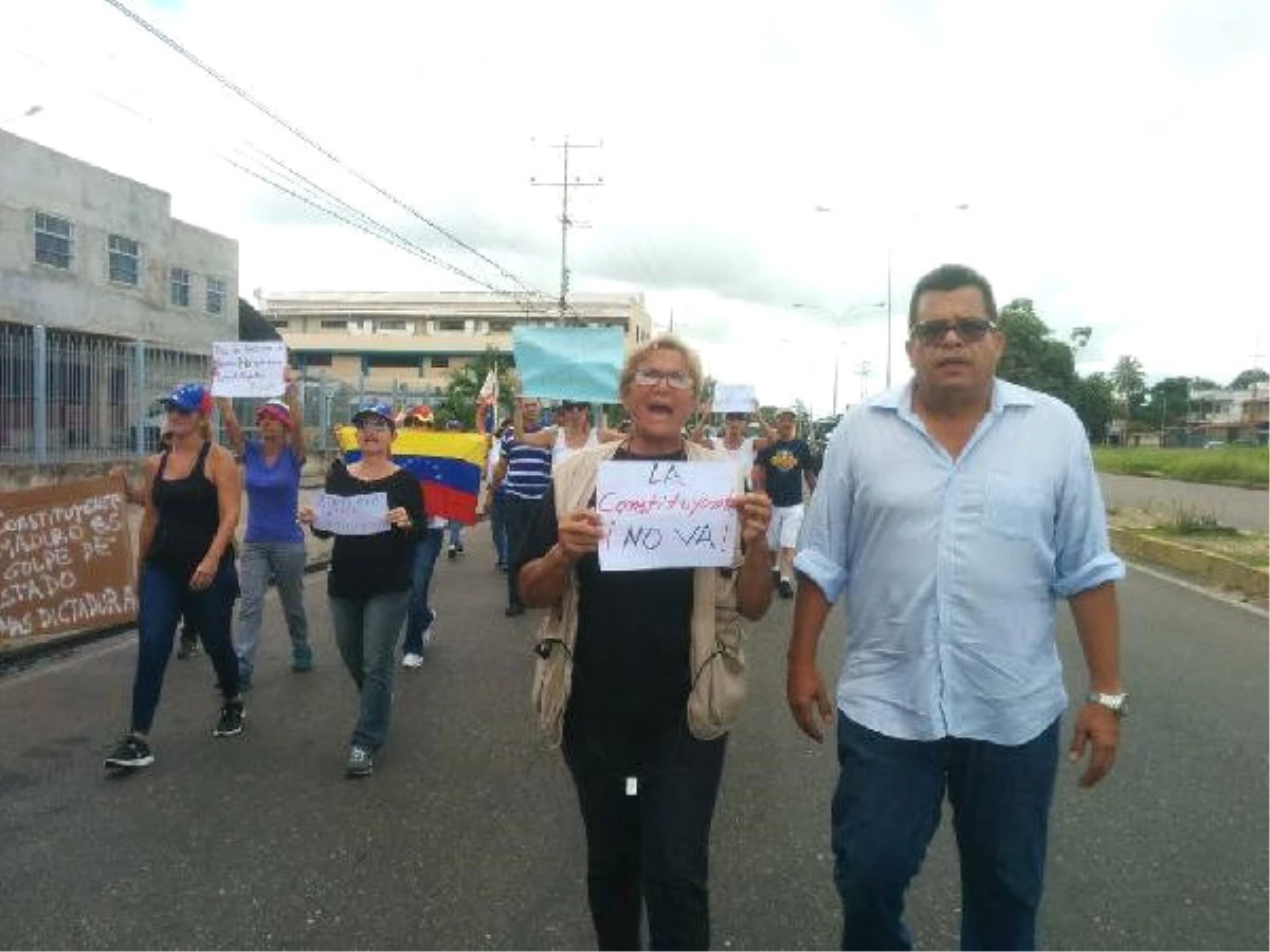 Venezuela Sağ Muhalefetinden 48 Saatlik Grev Kararı
