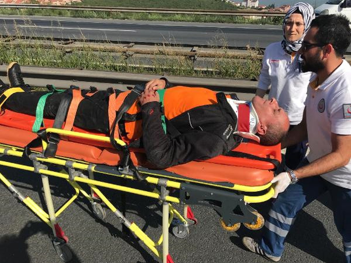 Yola Düşen Pusete Çarpan Motosikletin Sürücüsü Yaralandı