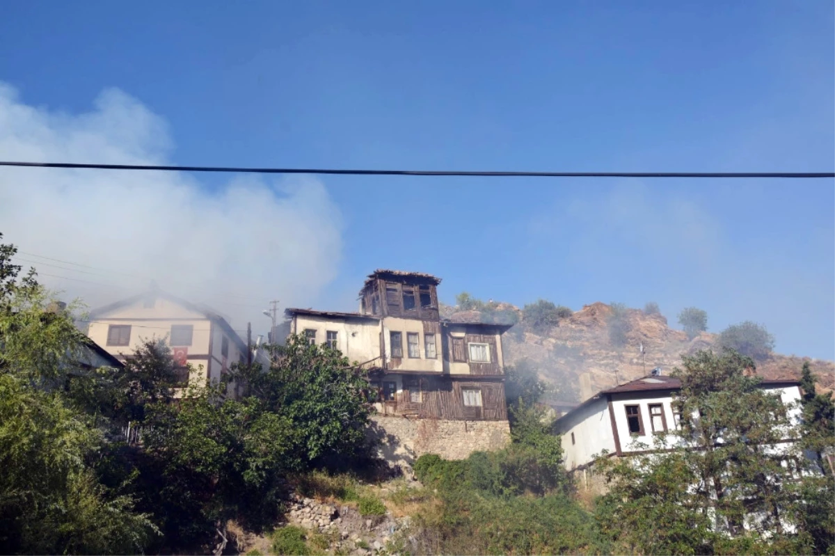 Ankara\'da Yangın: 4 Yaralı