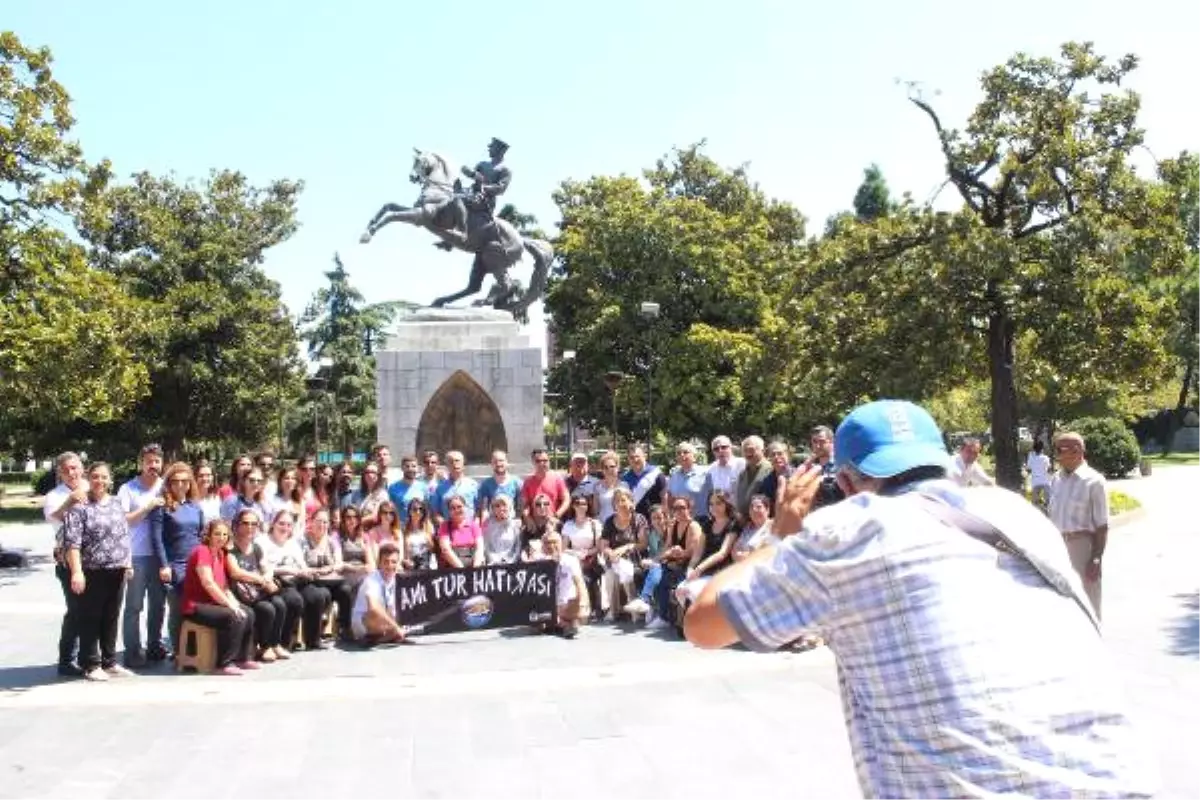 Atatürk Anıtı\'na Turist İlgisi