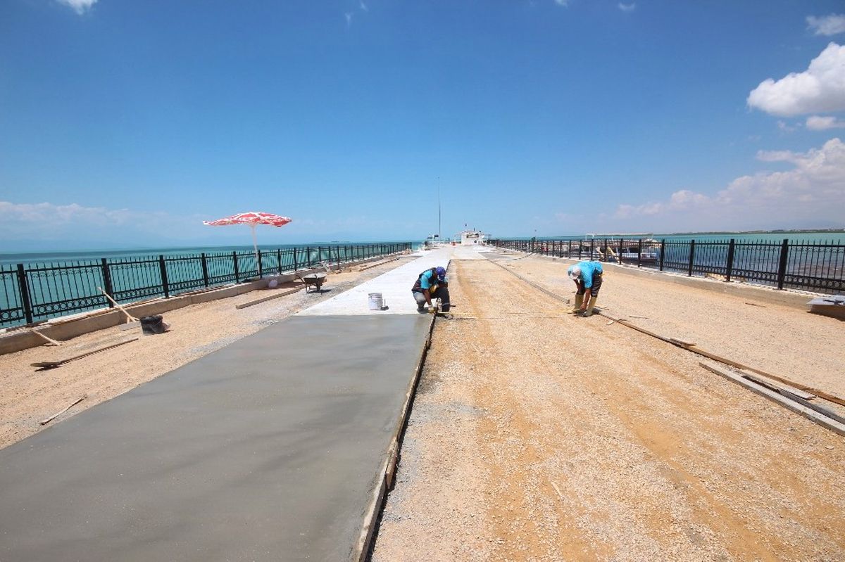 Beyşehir\'de Yollar Baskı Beton Konforuyla Tanışıyor