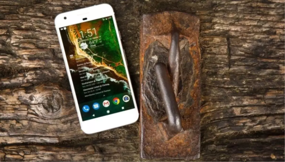 Google Pixel 2 Gümbür Gümbür Geliyor!