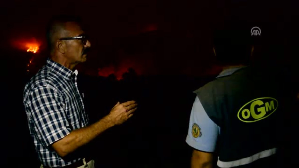 Izmir\'deki Orman Yangını - Yangın Nedeniyle Turgutlu\'da Iki Köy Boşaltıldı