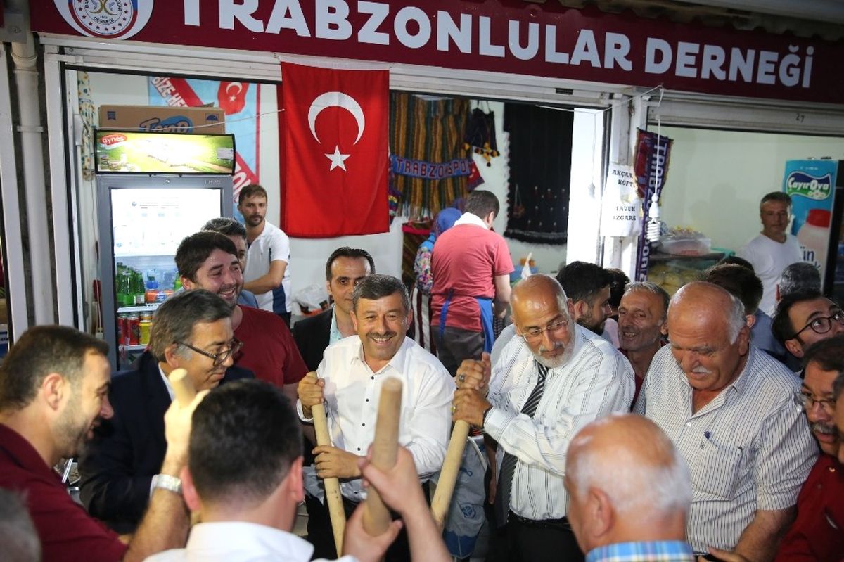 Trabzonlular Darıca\'da Coşku Dolu Anlar Yaşattı