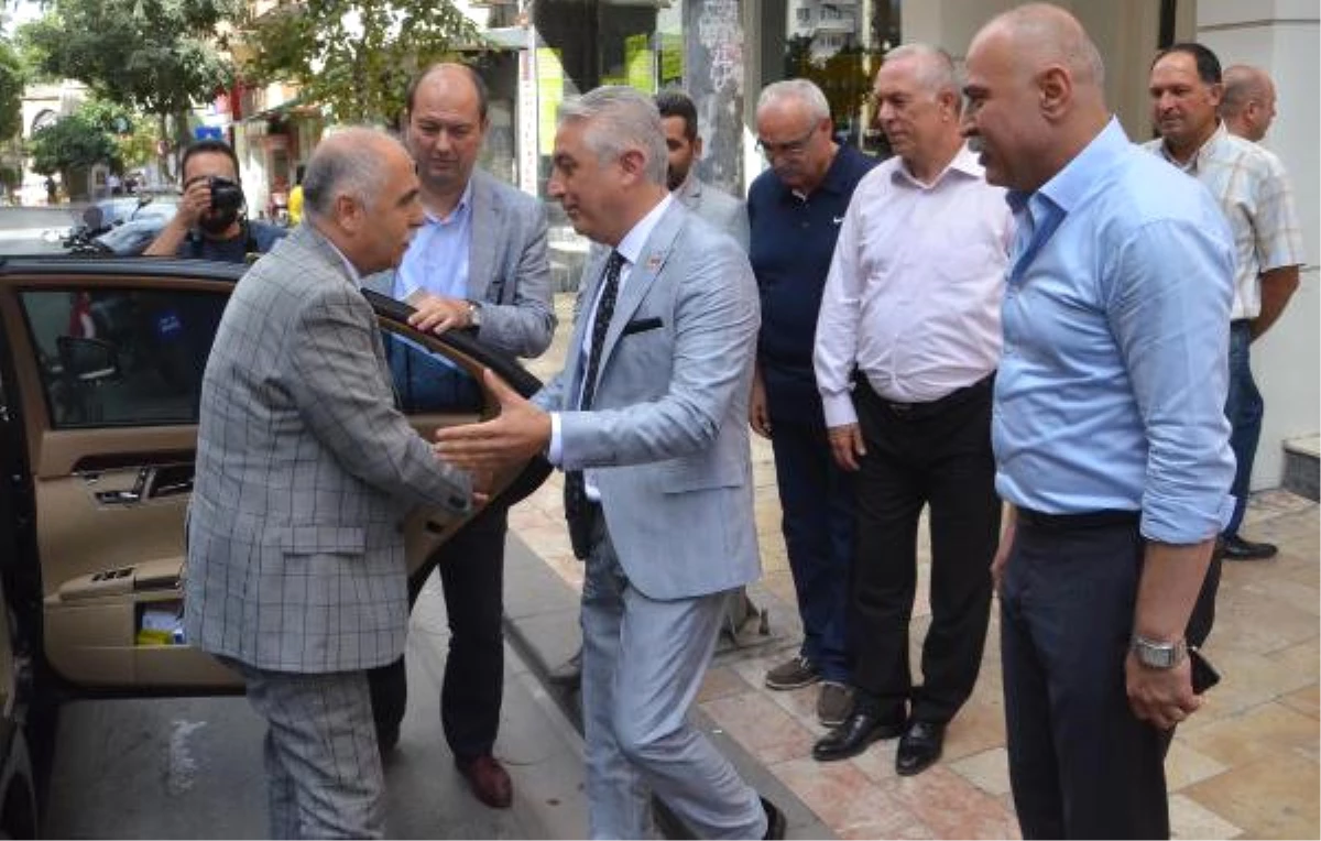 Vali Karahan\'dan Siyasi Partilere Ziyaret