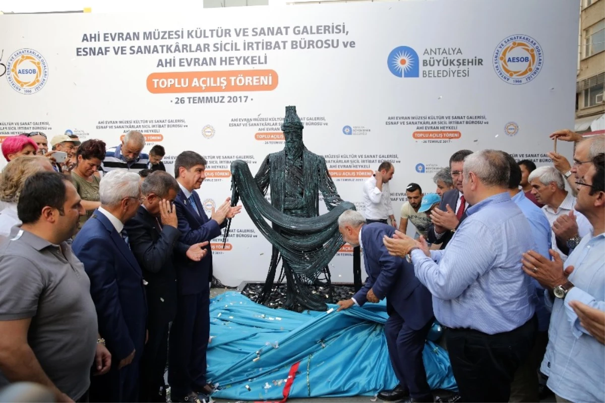 Ahi Evran Sanat Galerisi ve Heykeli Törenle Açıldı