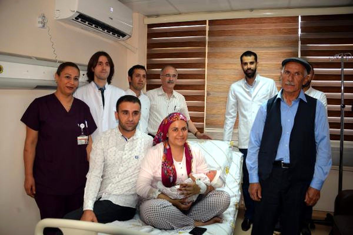Babasının Verdiği Böbrek Sayesinde 3 Yıl Sonra Doğum Yaptı