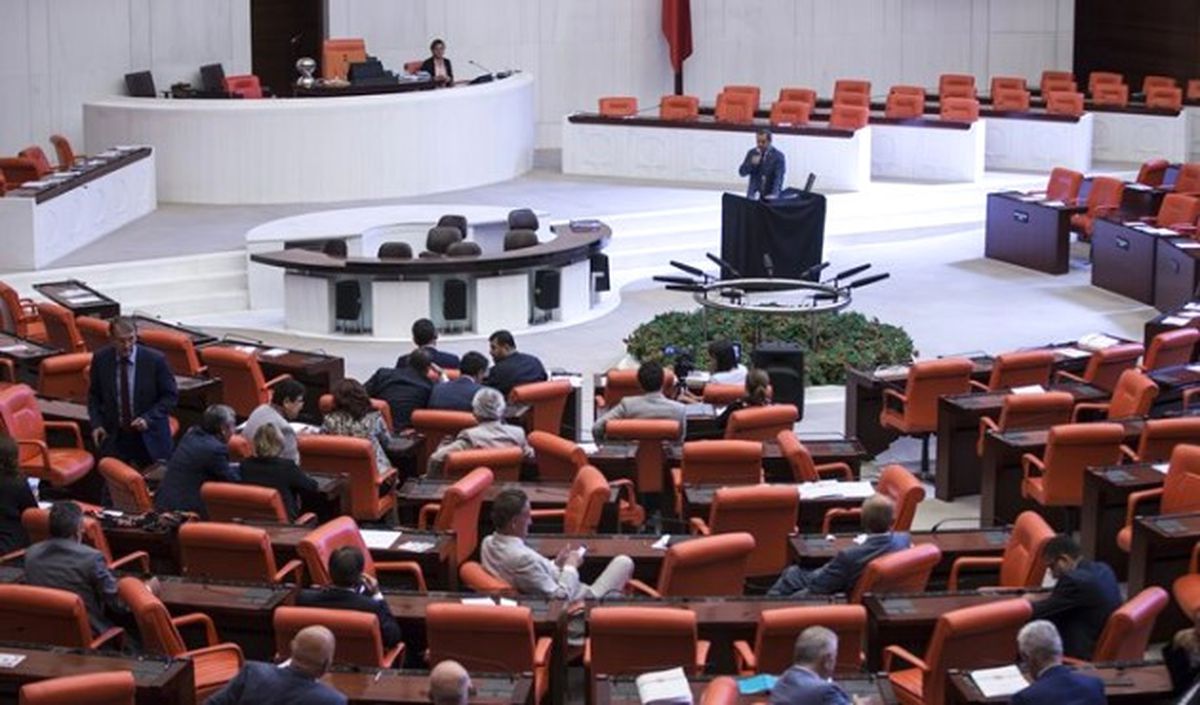 CHP\'nin Eylemi Sürüyor