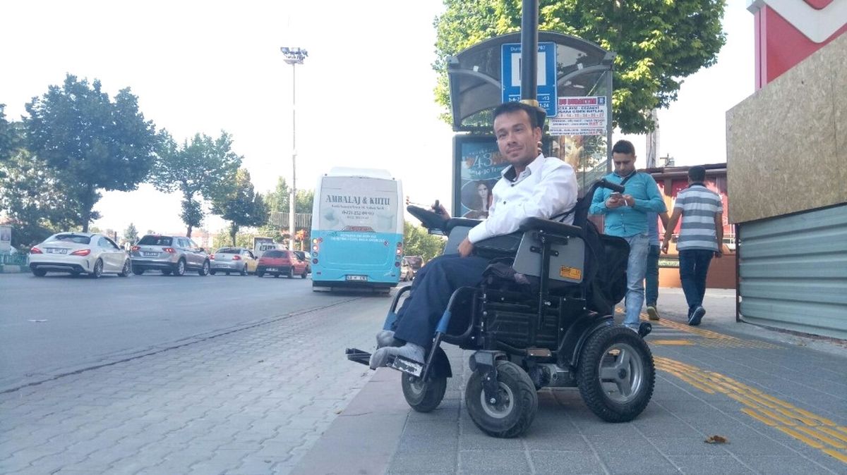 Engelliler, Park Alanlarına Sandık ve Oturma Yerleri Yapılmasını İstemiyor