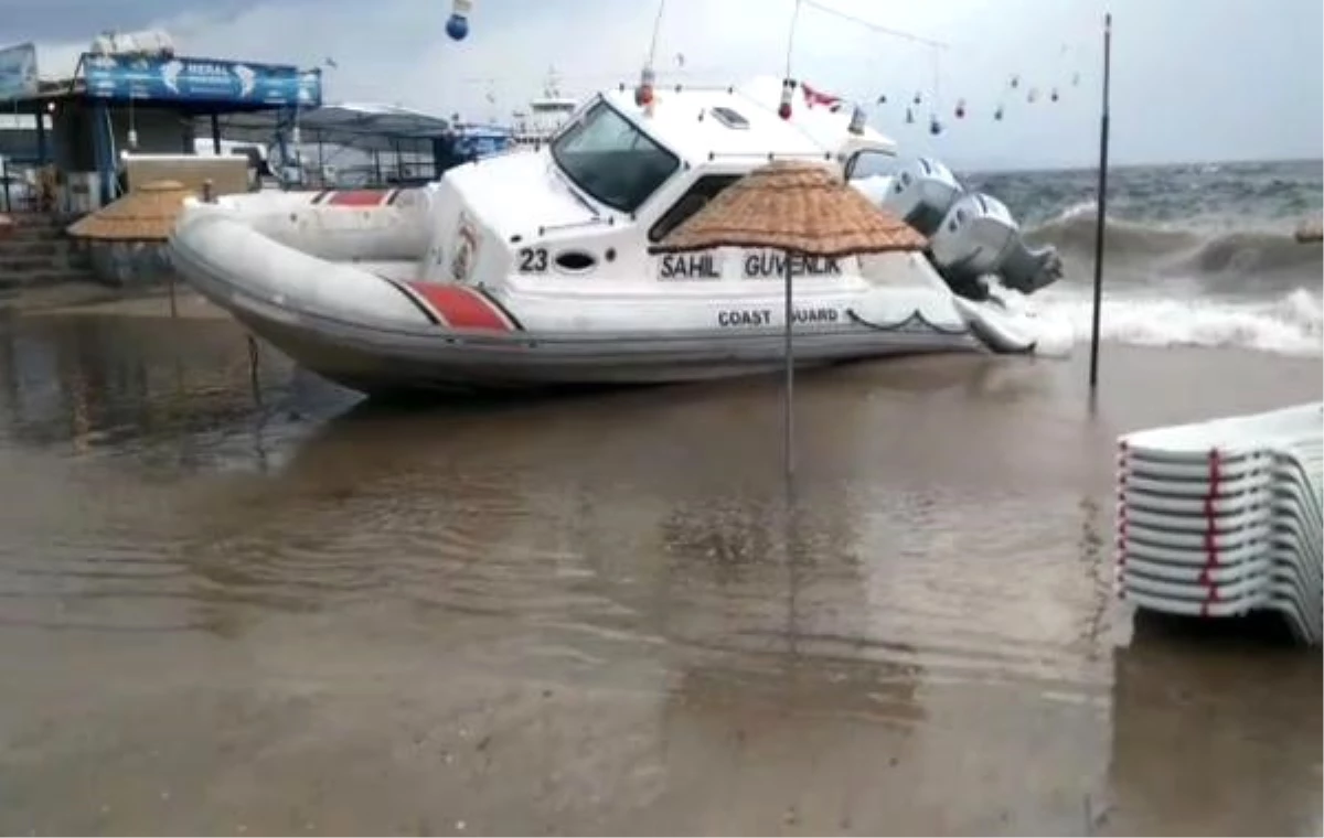 Fırtına, Marmara ve Avşa\'daki Tatilcileri Korkuttu (2)