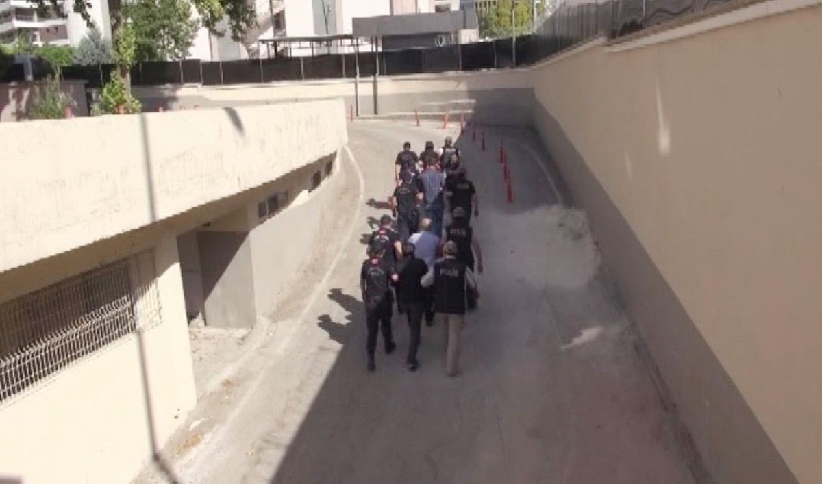 Gaziantep ve Hatay\'da 5 Canlı Bomba ile Eylemcileri Yönlendiren 1 Kişi Yakalandı