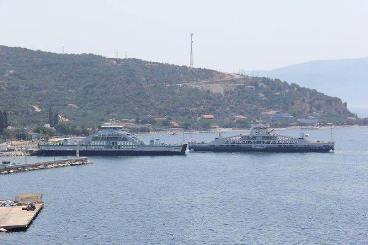 İskeleye Çarpan Arabalı Vapur Tuzla\'ya Gönderildi