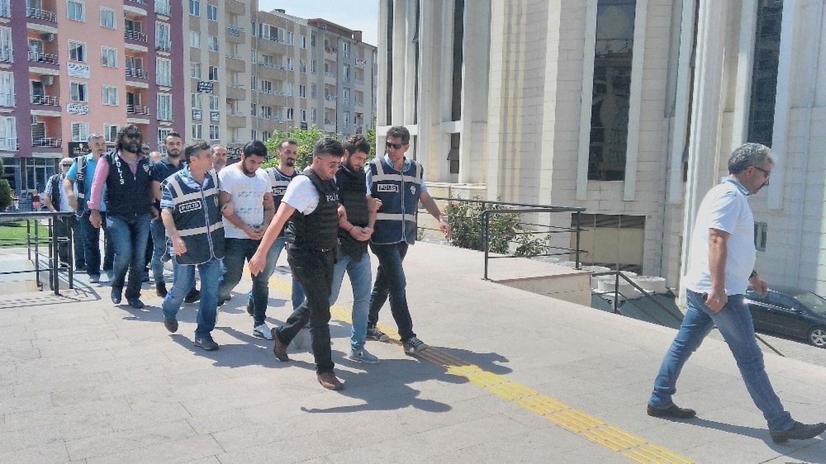 Katil Zanlısı Çelik Yelek Giydirilerek Mahkemeye Çıkarıldı