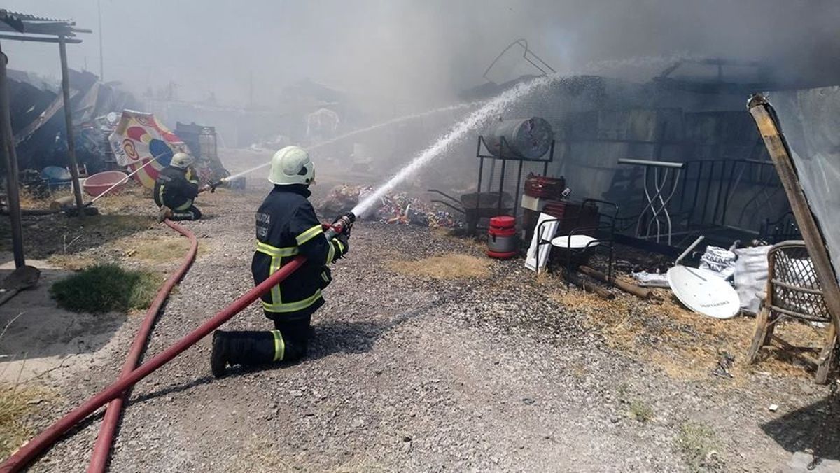 Malatya\'da Hurdacılar Sitesinde Çıkan Yangında Maddi Hasar Meydana Geldi