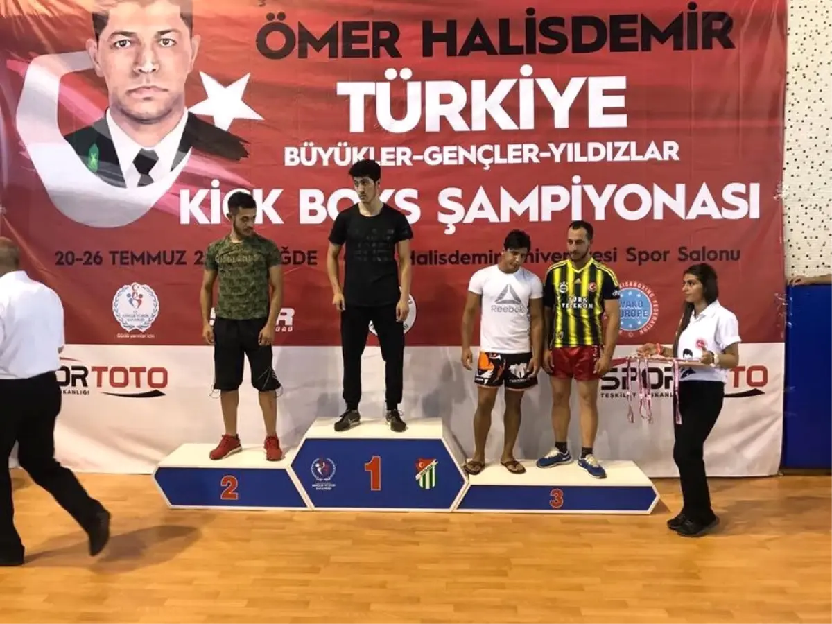 Niğde\'deki Şampiyonaya Haliliye Damgası