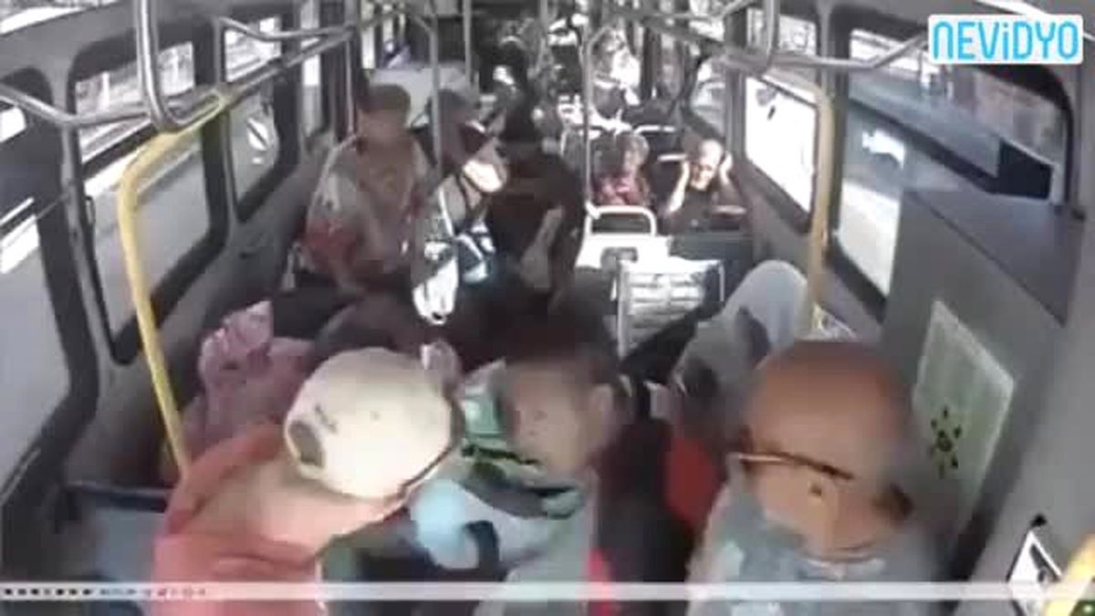 Otobüste Dehşet Anları! Başından Vuruldu
