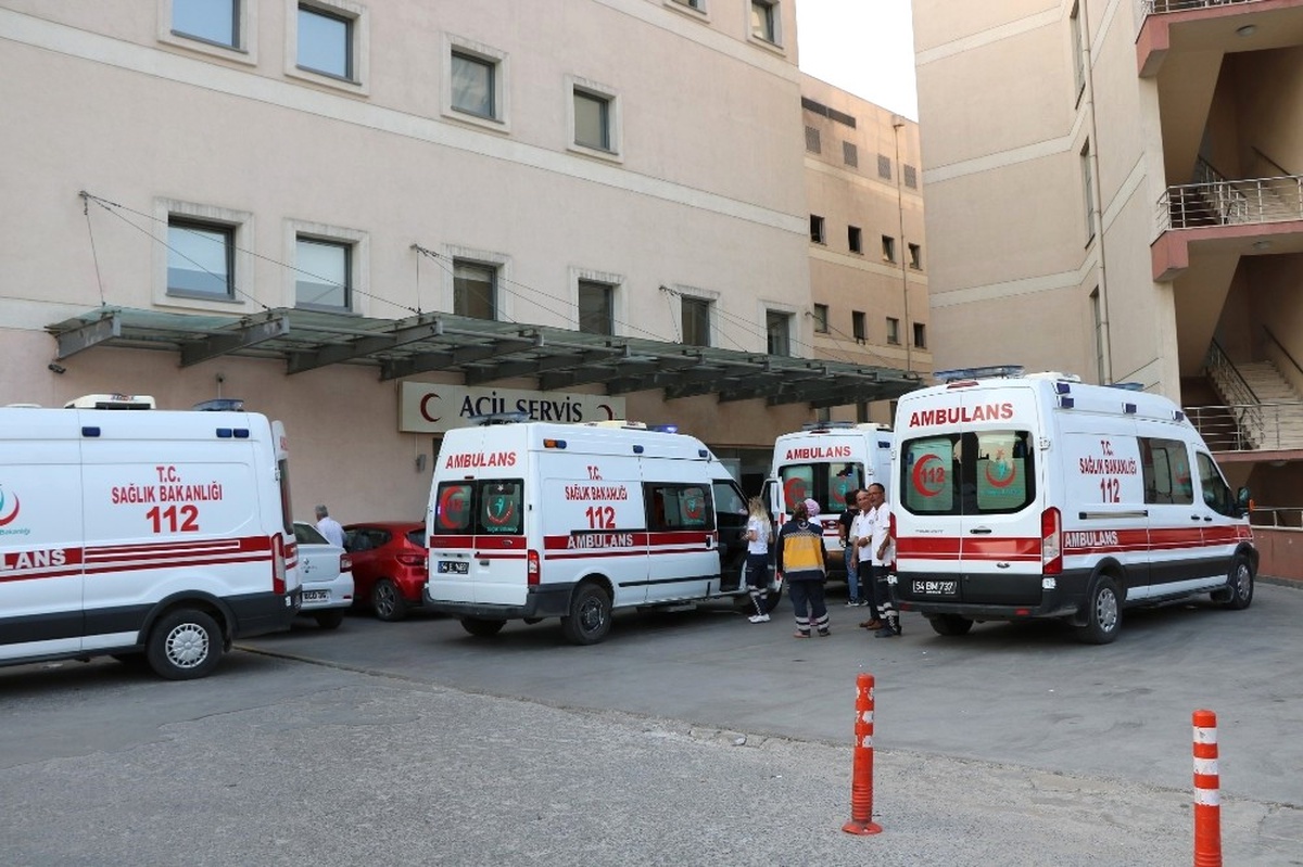 Sakarya\'da 120 İşçi Yedikleri Tatlıdan Zehirlendi