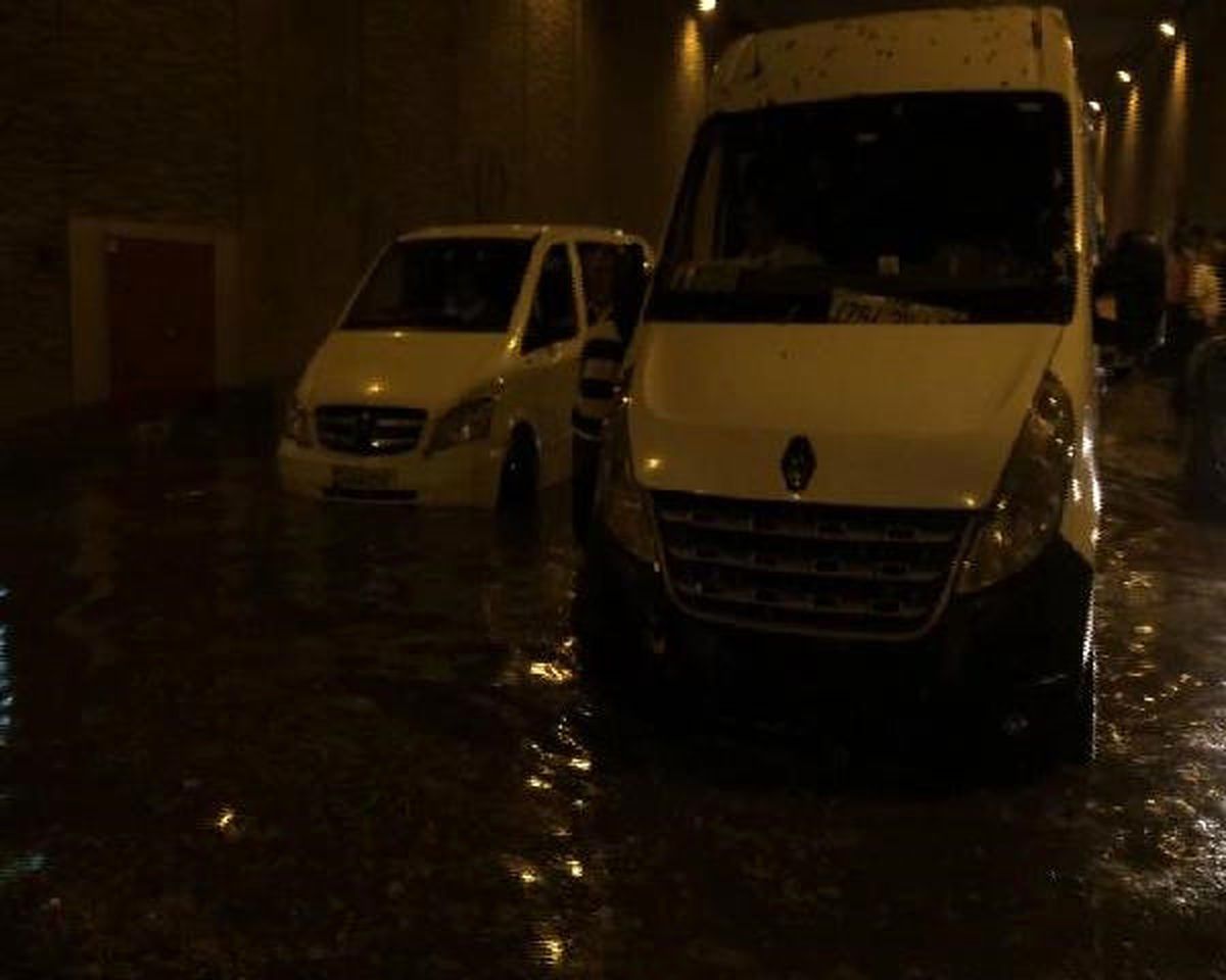 Taksim\'de Alt Geçidi Su Bastı