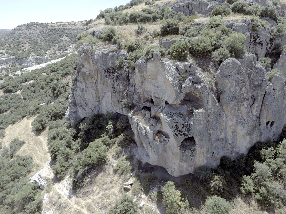 Uşak\'taki Çevreyolu Çalışmasında 2 Bin Yıllık Nekropoller Bulundu