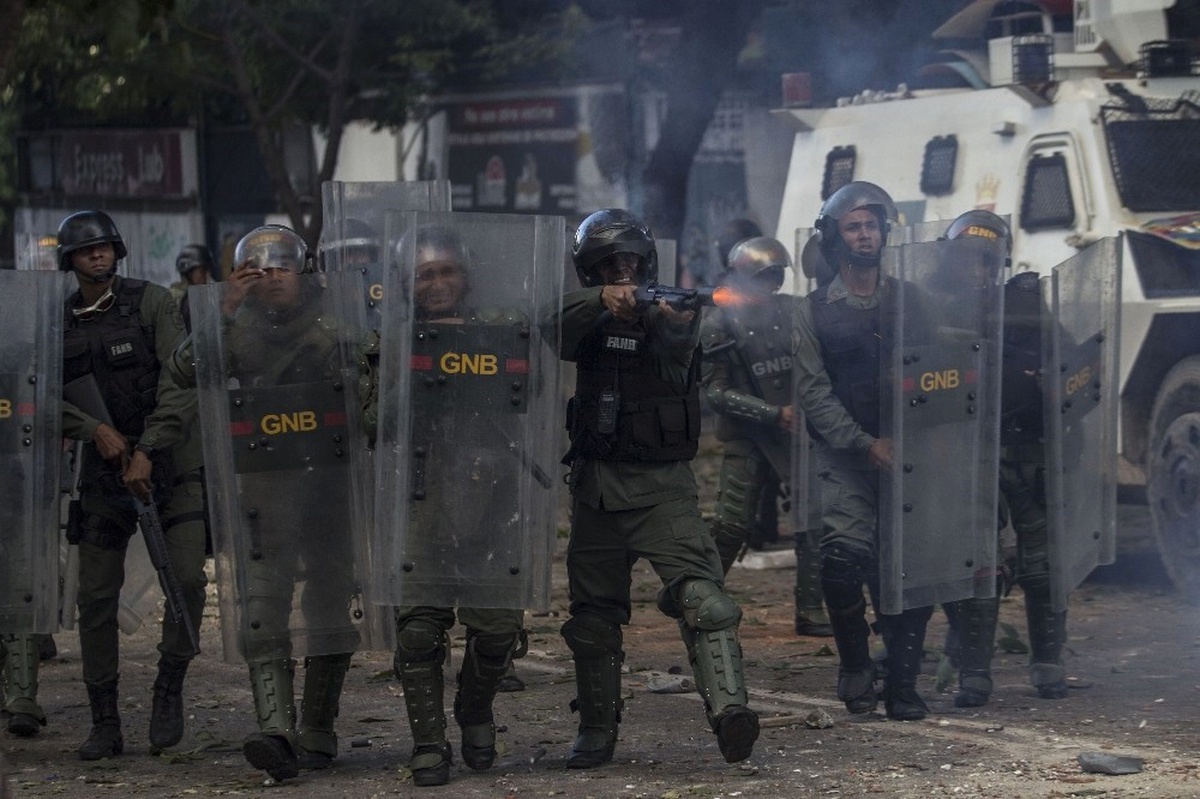 Venezuela\'da Maduro Karşıtı Gösteriler Sürüyor