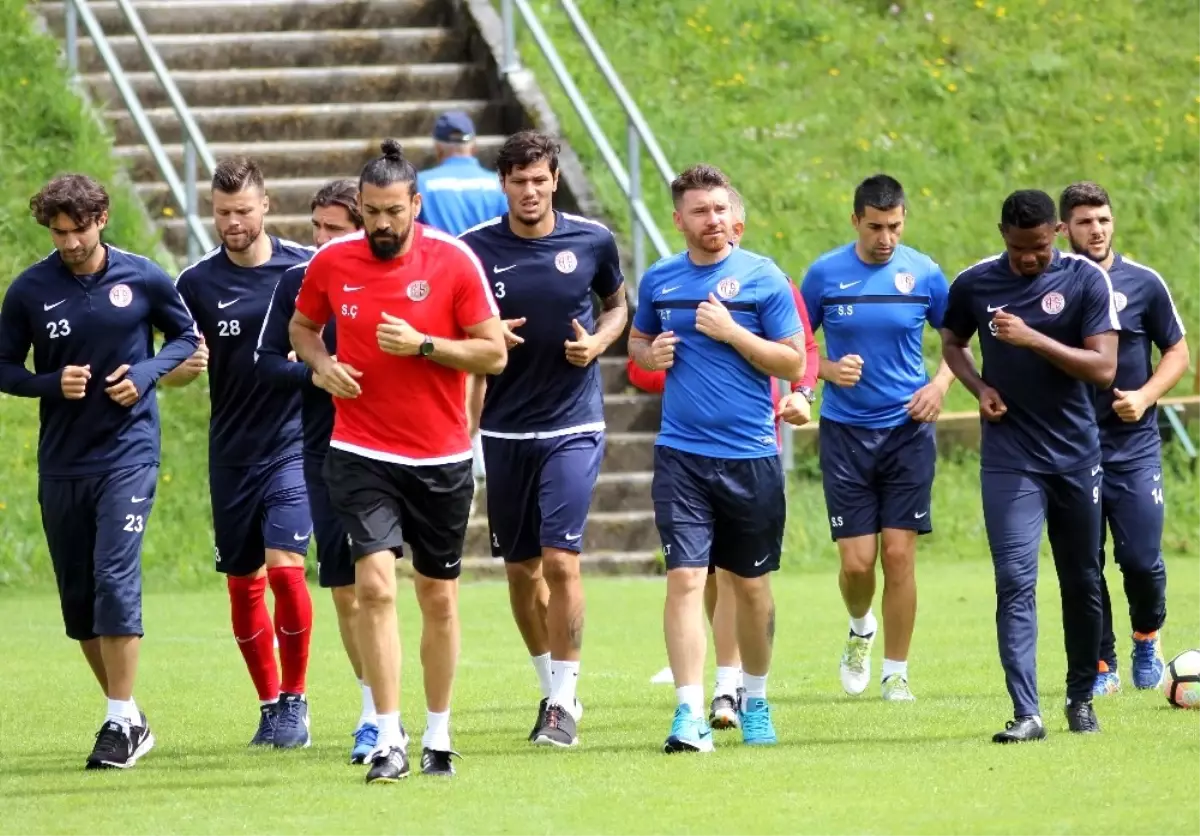 Antalyaspor Salzburg Kampında Ter Attı