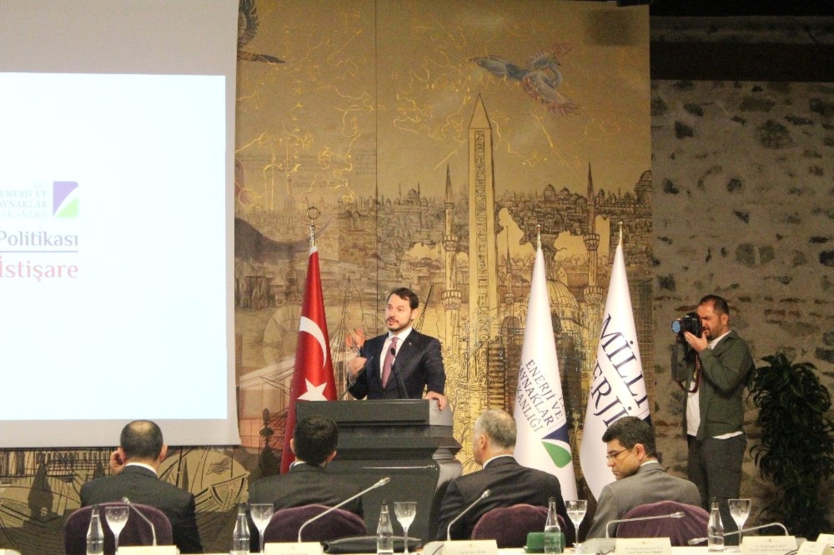 Bakan Albayrak, Akademisyenlerle Bir Araya Geldi