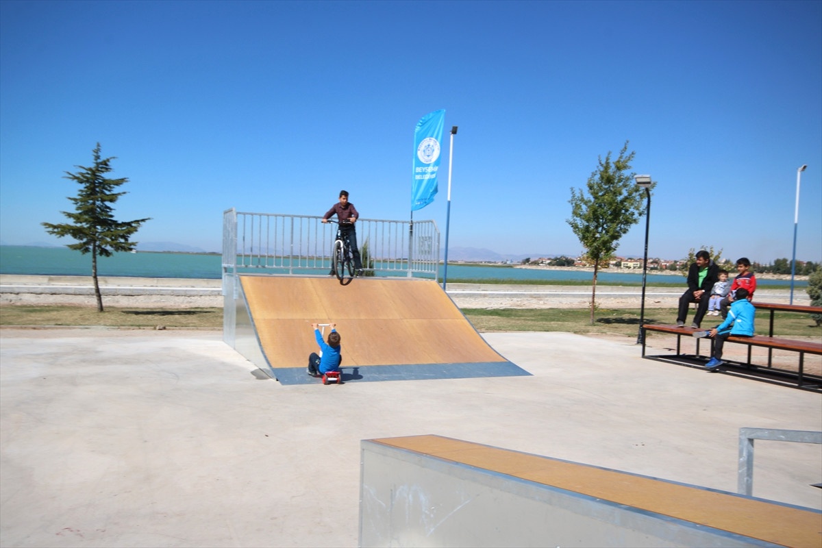 Beyşehir\'de Kaykay ve Paten Sporlarına İlgi Artıyor