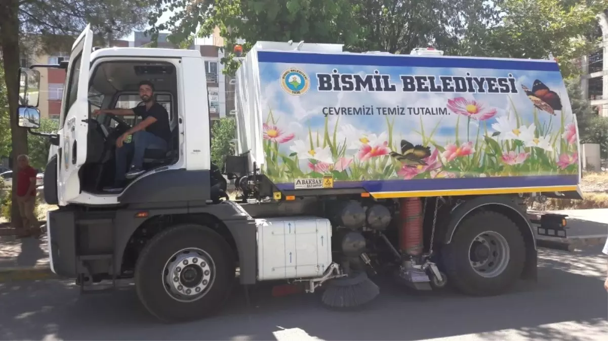 Bismil\'de Kırsal Mahallere 800 Çöp Konteyneri Dağıtıldı