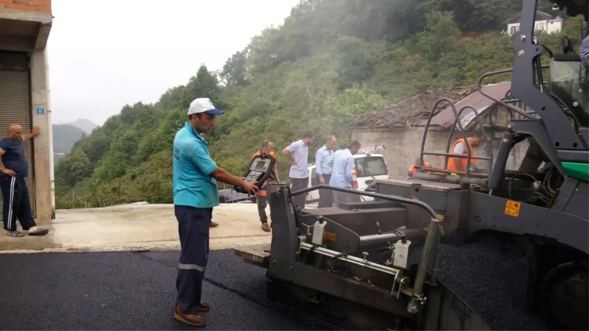 Büyükşehir Belediyesi Yollarda Kalıcı Yatırımlara İmza Atıyor