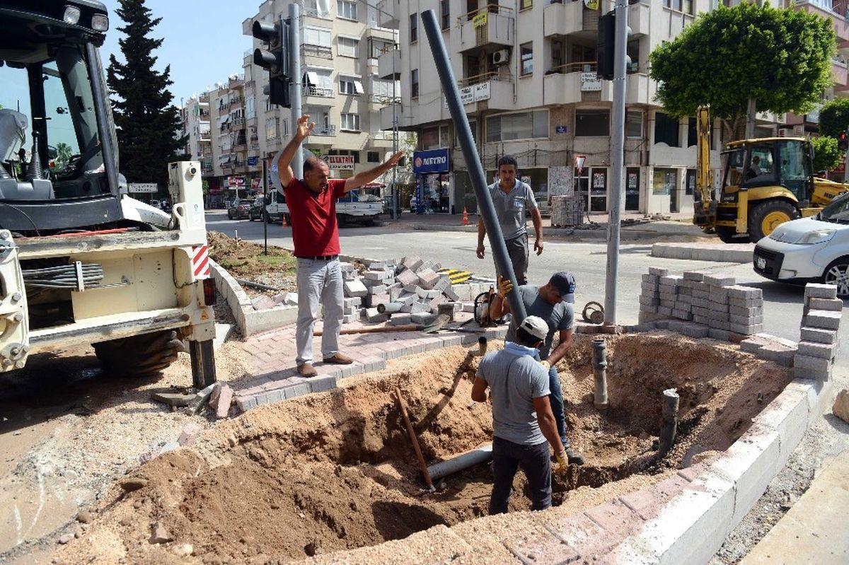 Büyükşehir\'den Trafik Yoğunluğuna Neşter