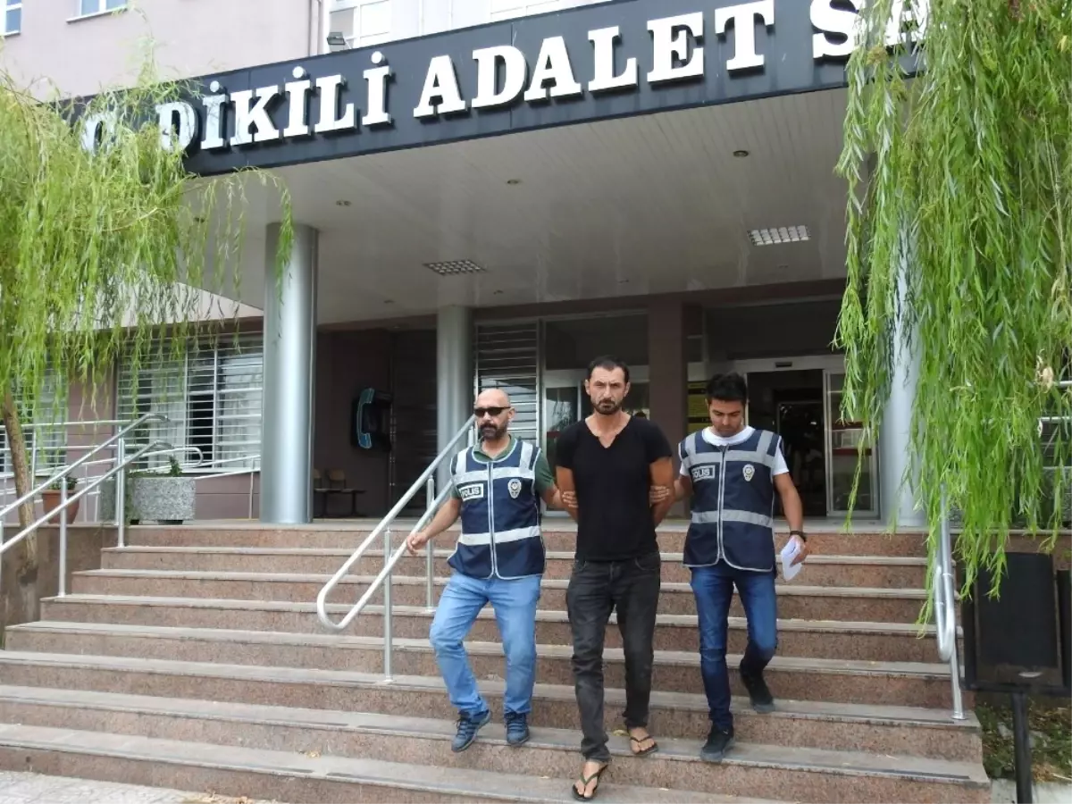 Dikili\'de Motosikletlere Dadanan Hırsız Suçüstü Yakalandı