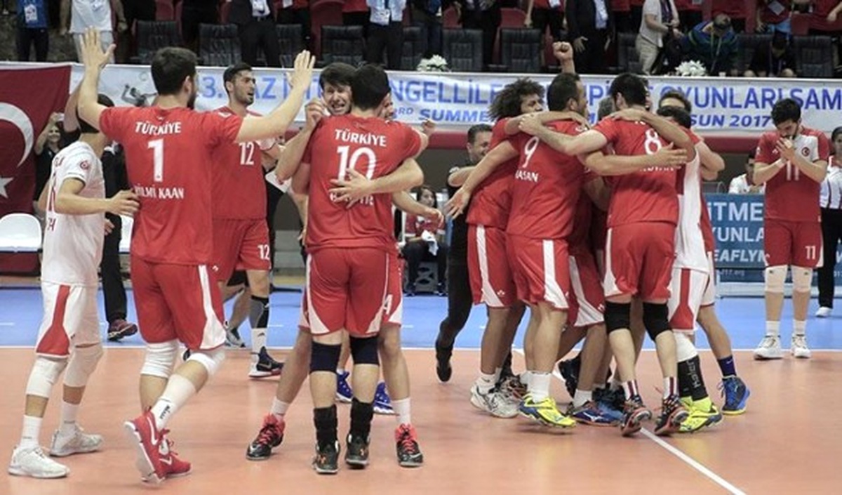 Erkek Milli Voleybol Takımı Şampiyon