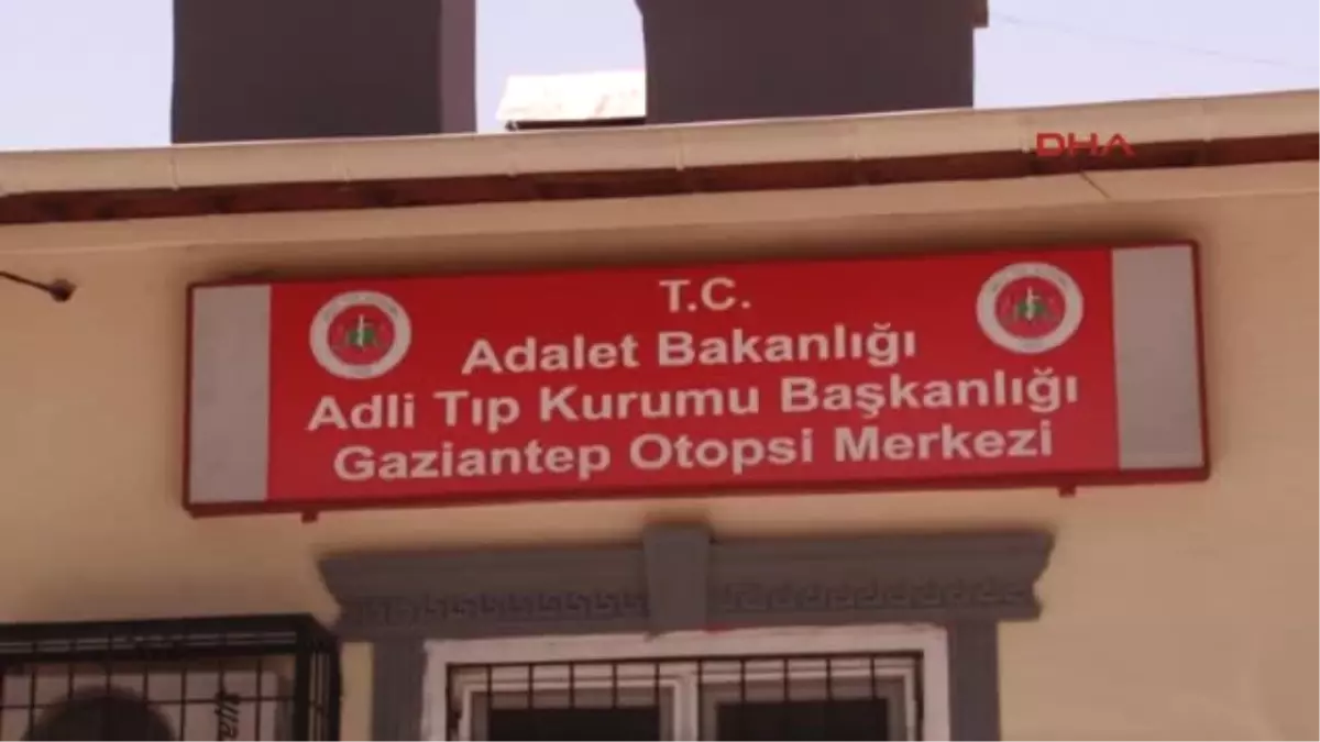 Gaziantep- Minibüs Tır\'a Çarptı: 1 Ölü, 3 Yaralı