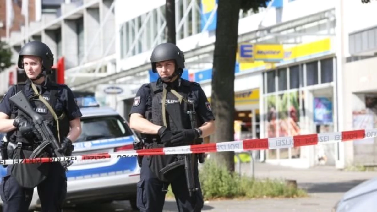 Hamburg\'da Süpermarkette Bıçaklı Saldırı: Bir Ölü, Dört Yaralı