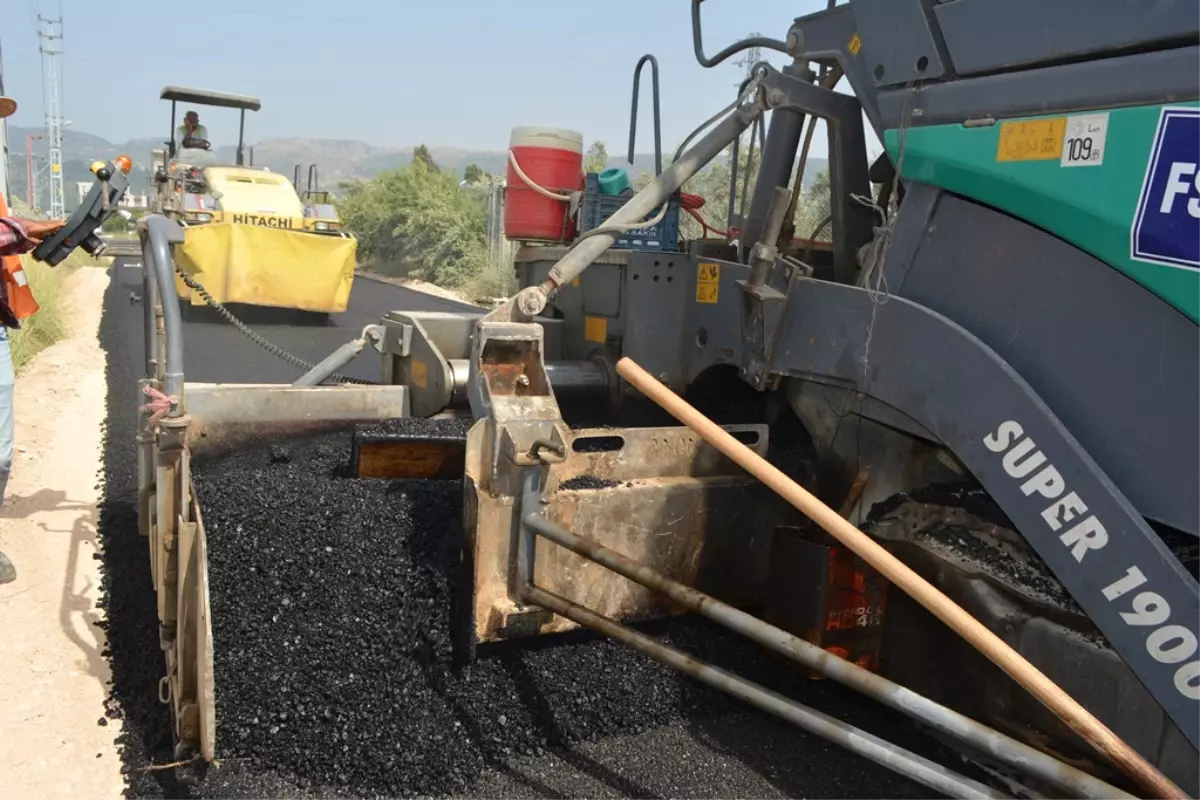 HBB Hatay\'ın Her Köşesinde Beton Asfalt Çalışmalarına Devam Ediyor