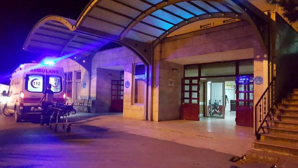 Kardeşini Tabancayla Yaraladı, Ambulans Çağırdı