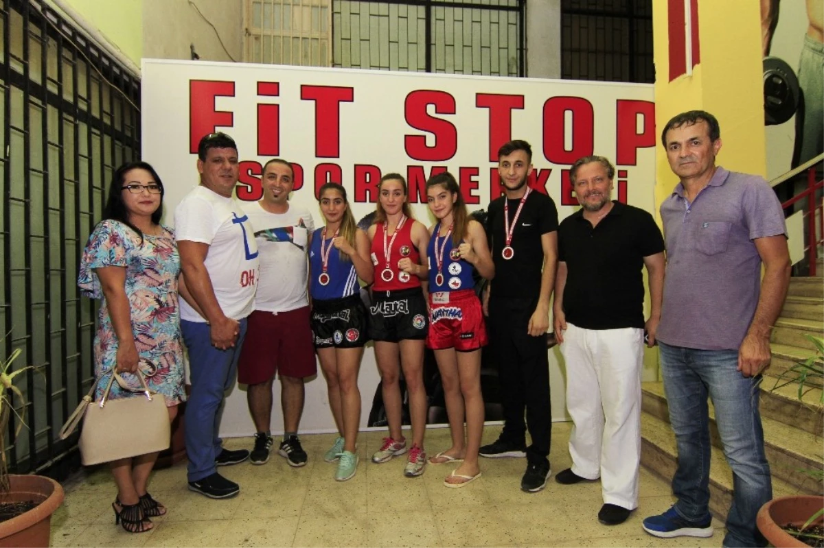 Kickboks Türkiye Şampiyonu Antalya\'dan Çıktı