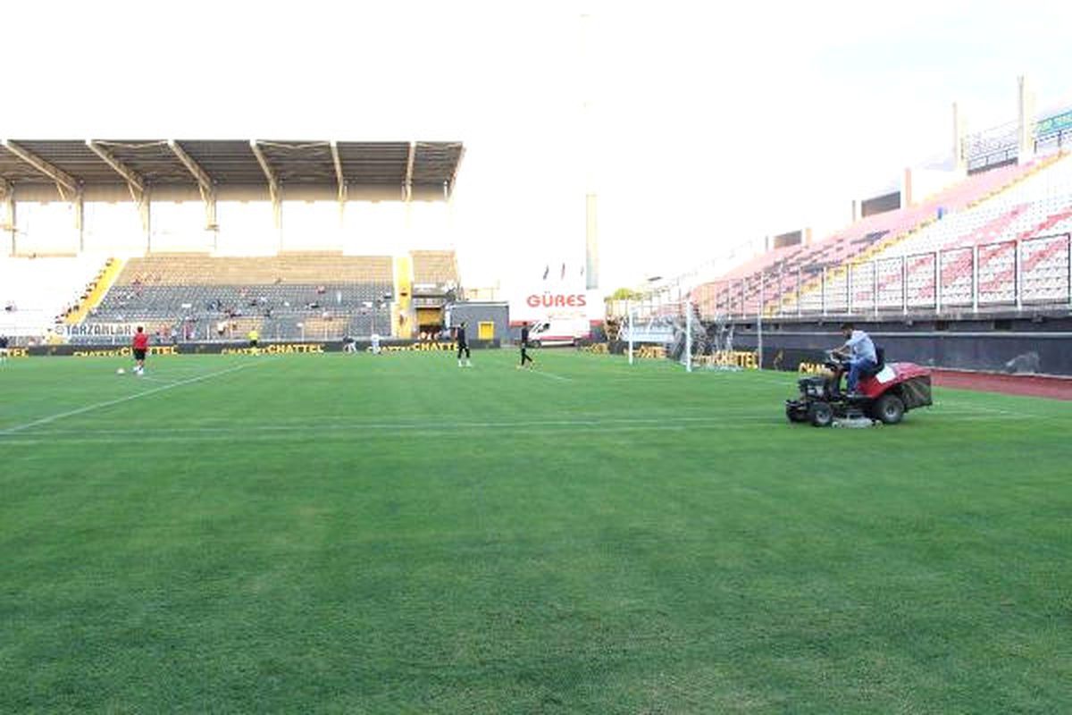 Manisa 19 Mayıs Stadı\'nda Yenileme Çalışması Başladı