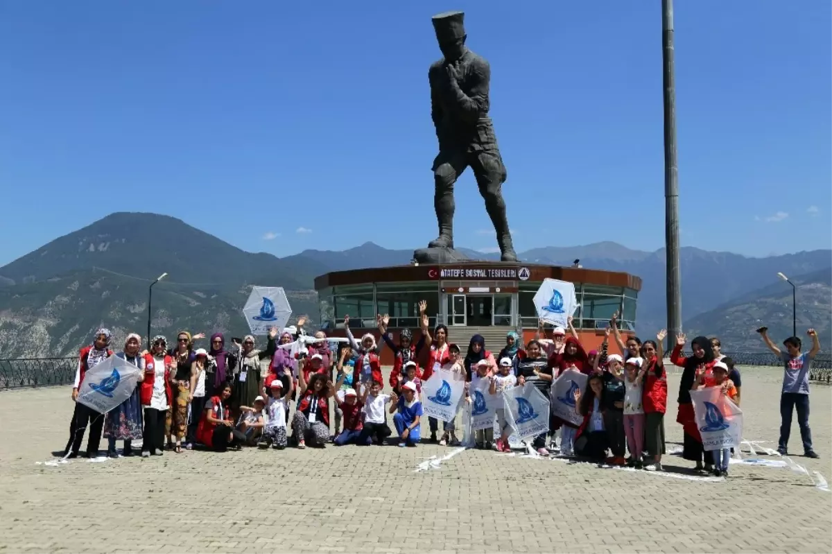 Öğrenciler "Damla Projesi" ile Uçurtma Şenliğinde Eğlendi