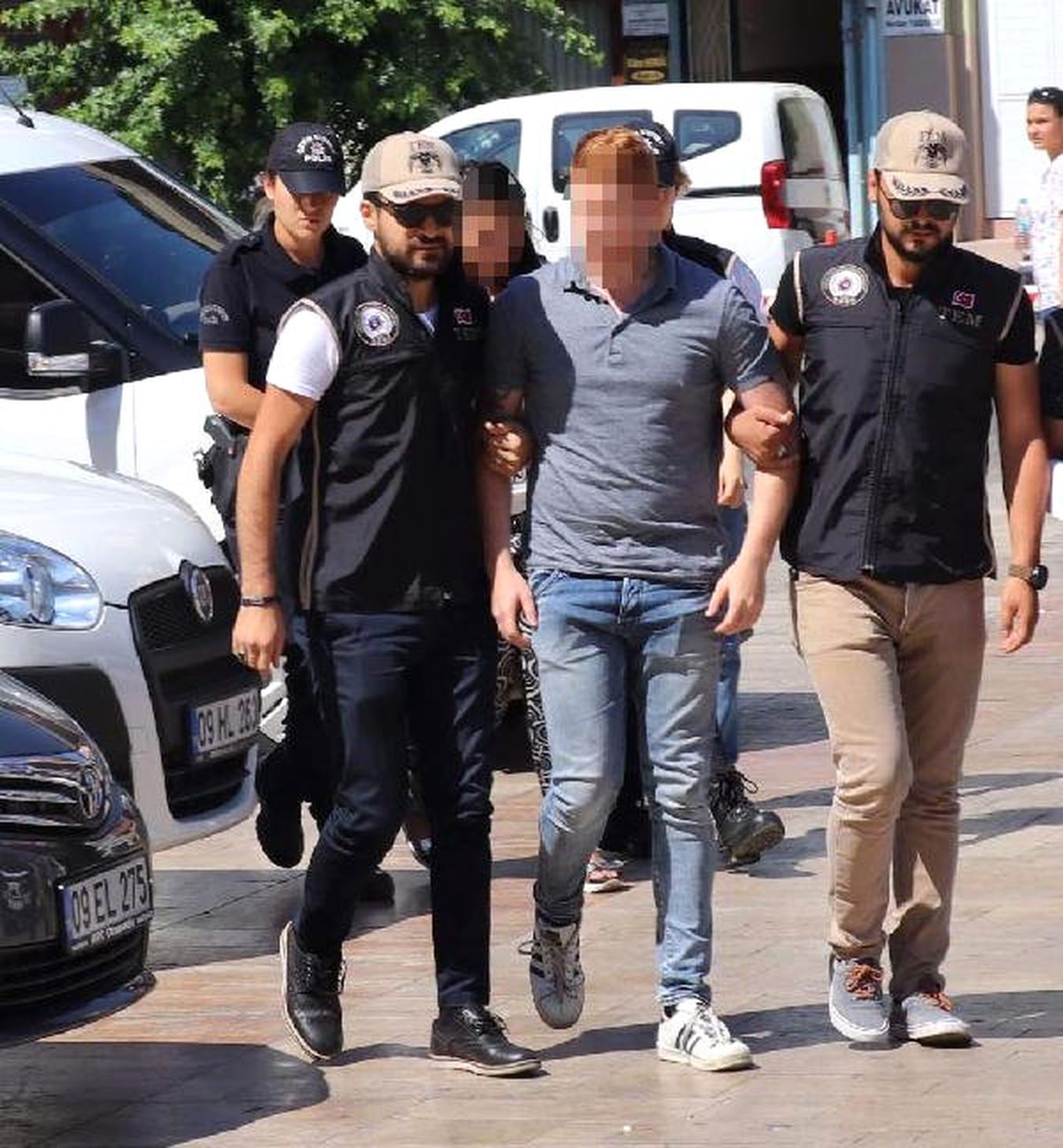 Pkk/pyd Operasyonunda 1 İngiliz ve 2 Bulgar\'a Gözaltı (2)