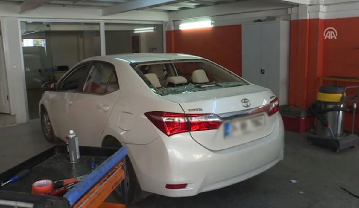 Sağanak ve Fırtına Nedeniyle Zarar Gören Araçlar Oto Sanayilere Akın Etti