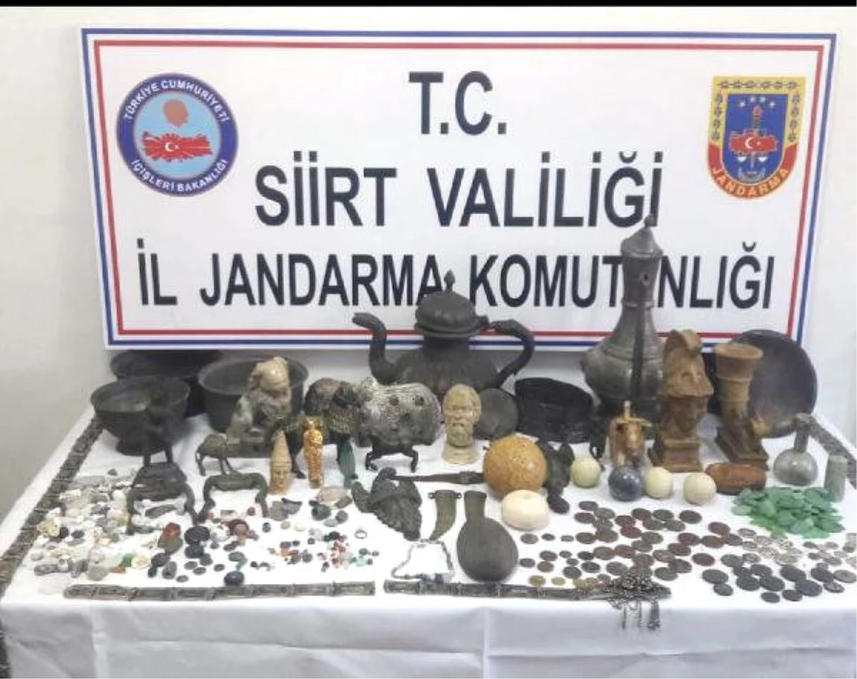 Siirt\'te Bir Araçta 332 Parça Tarihi Eser Bulundu