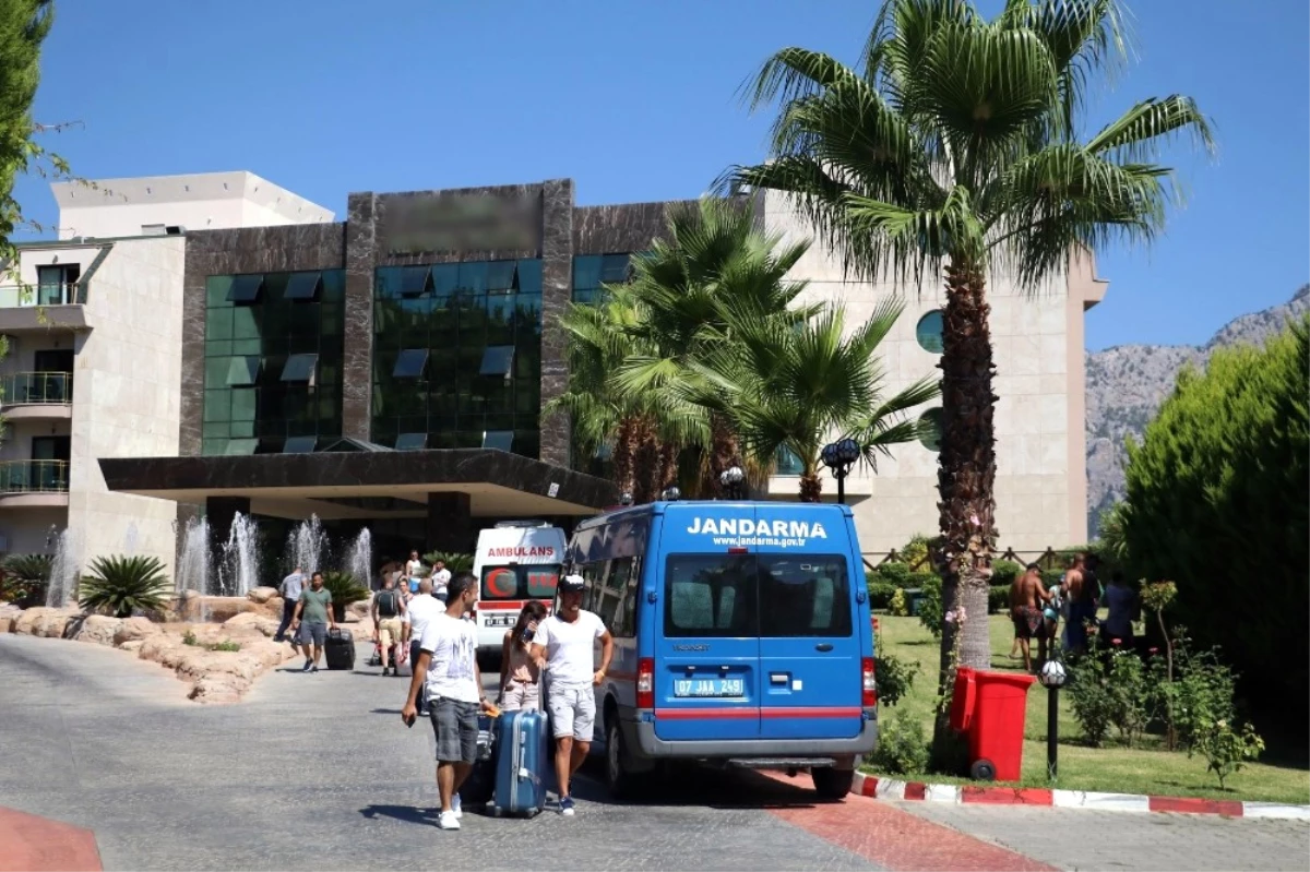 Antalya\'da Lüks Otelde Yangın