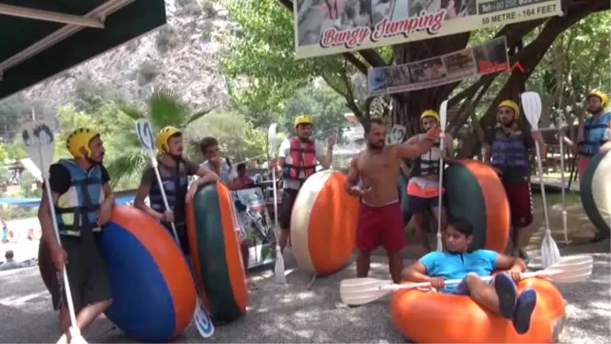 Antalya Saklıkent\'te Rafting Keyfi